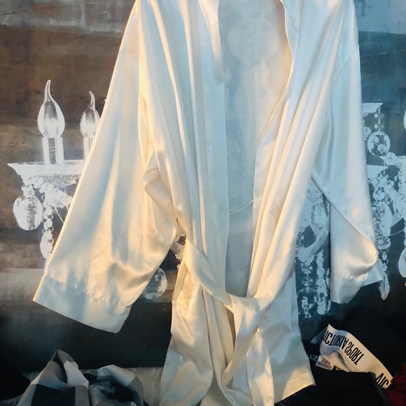 VICTORIA SECRET ROBE - Picture 1 of 6